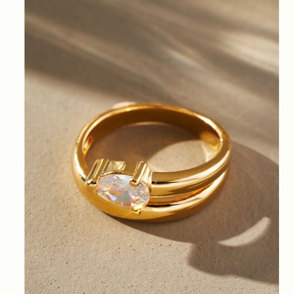 Anthropology - Crystal Twist Ring NWT Size 8